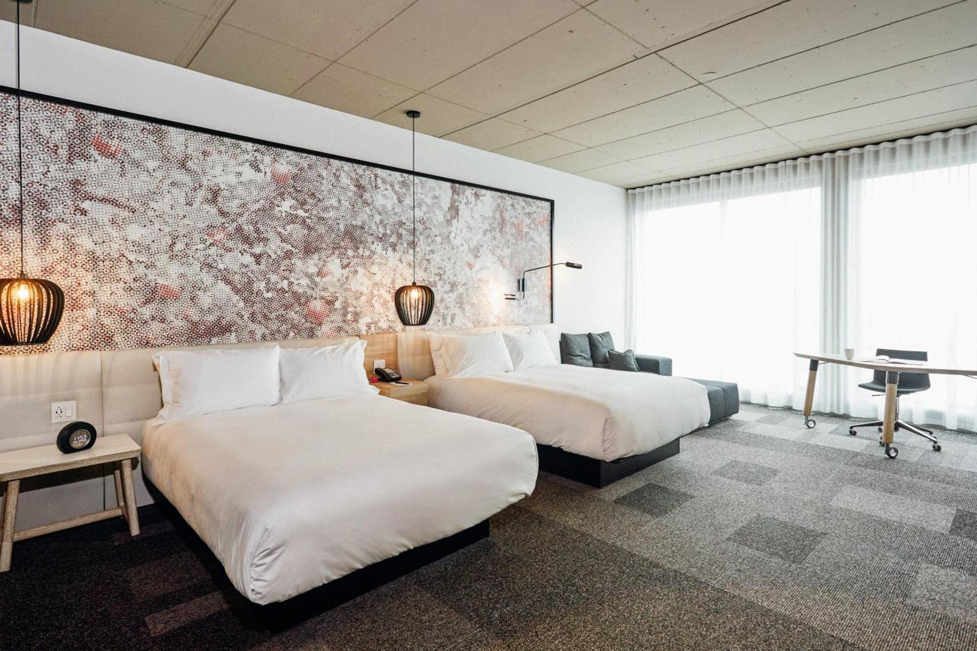 Hotel Escad Quartier Dix30 Brossard Eksteriør bilde