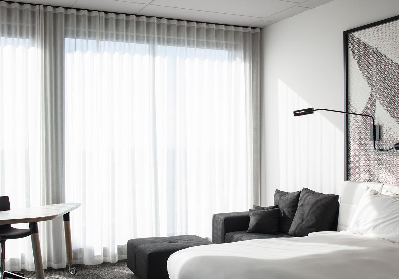Hotel Escad Quartier Dix30 Brossard Eksteriør bilde